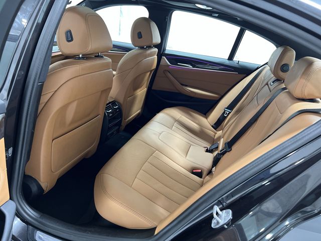 Thumbnail: 2023 BMW 5 Series - 26