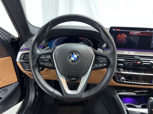 Thumbnail: 2023 BMW 5 Series - 10