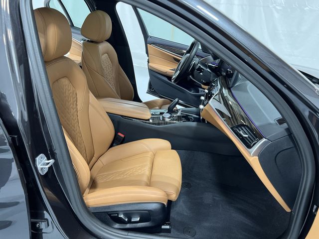 Thumbnail: 2023 BMW 5 Series - 28