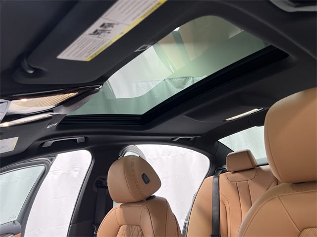 Thumbnail: 2022 BMW 5 Series - 30