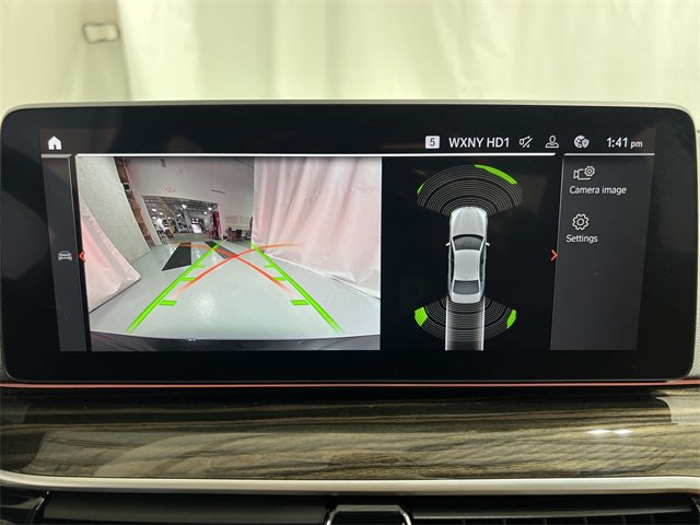 Thumbnail: 2022 BMW 5 Series - 34