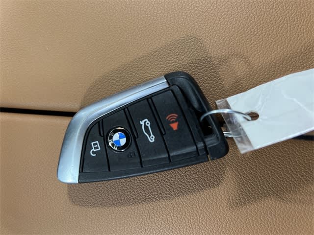 Thumbnail: 2022 BMW 5 Series - 18