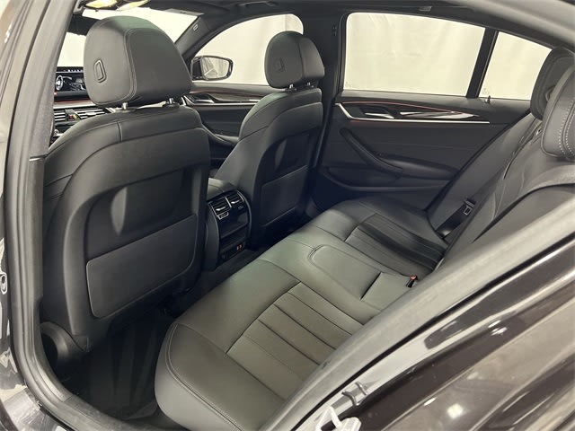 Thumbnail: 2022 BMW 5 Series - 25