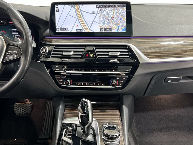 Thumbnail: 2021 BMW 5 Series - 13