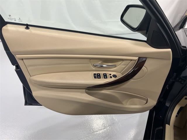 Thumbnail: 2015 BMW 3 Series - 30