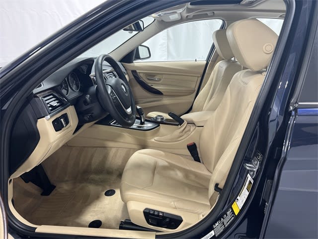 Thumbnail: 2015 BMW 3 Series - 9