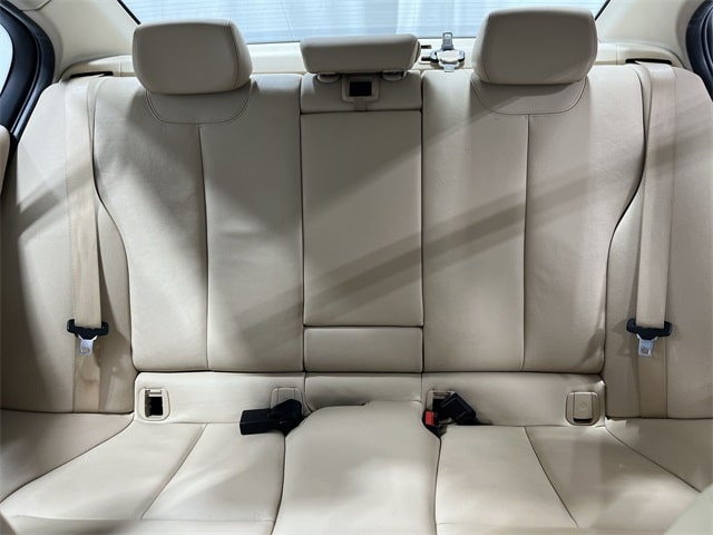 Thumbnail: 2015 BMW 3 Series - 11