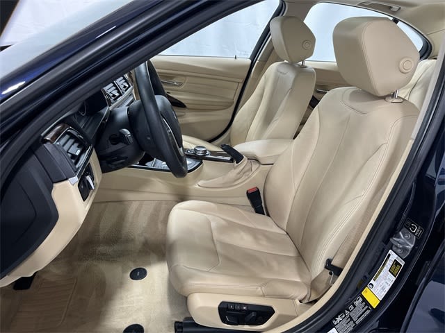 Thumbnail: 2015 BMW 3 Series - 10