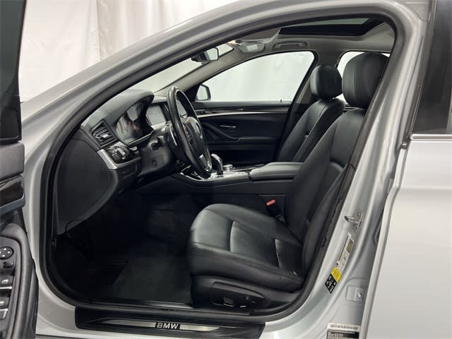 Thumbnail: 2016 BMW 5 Series - 10