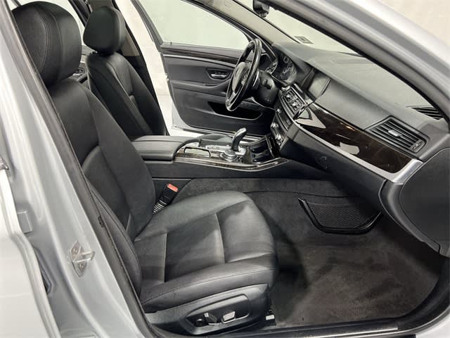 Thumbnail: 2016 BMW 5 Series - 27