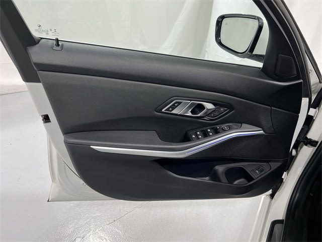 Thumbnail: 2019 BMW 3 Series - 31