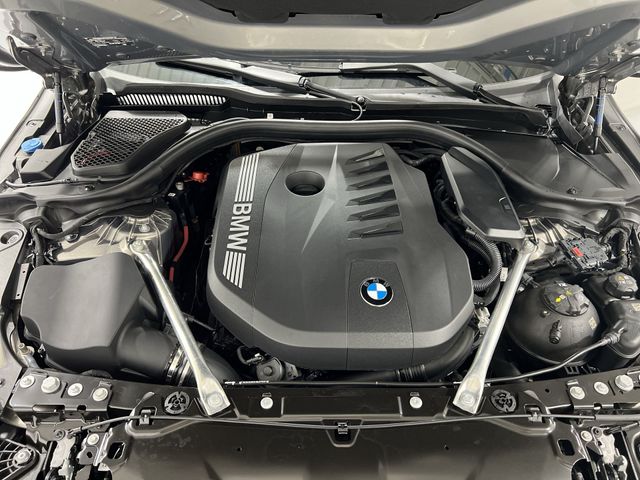 Thumbnail: 2026 BMW 5 Series - 9