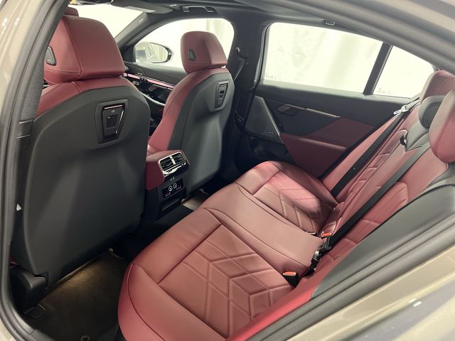 Thumbnail: 2026 BMW 5 Series - 23