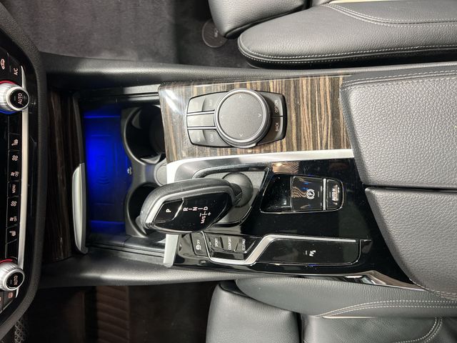 Thumbnail: 2022 BMW 5 Series - 14