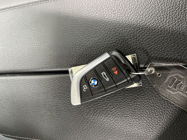 Thumbnail: 2022 BMW 5 Series - 18