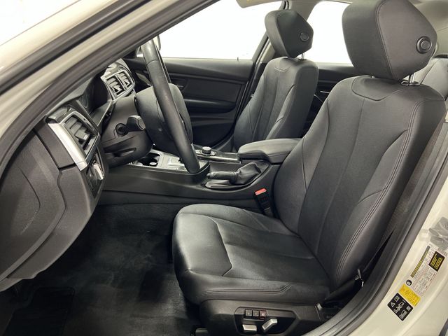 Thumbnail: 2017 BMW 3 Series - 12