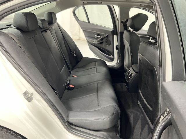 Thumbnail: 2017 BMW 3 Series - 26