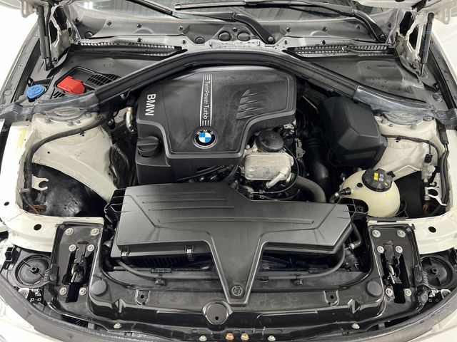 Thumbnail: 2017 BMW 3 Series - 9