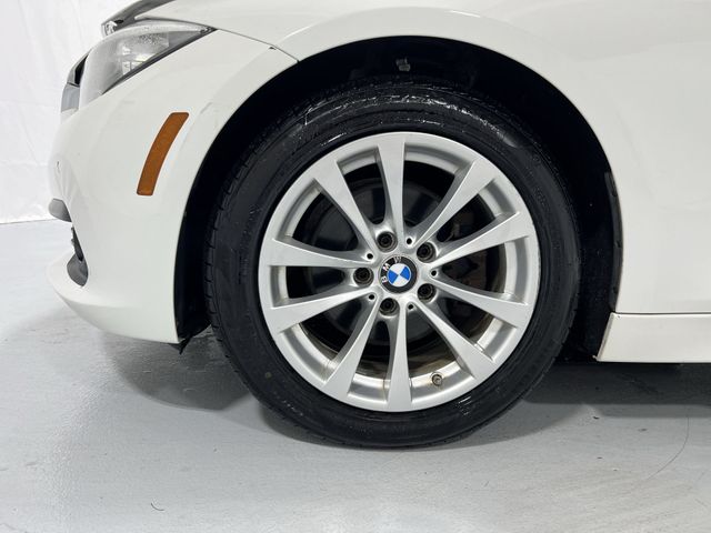 Thumbnail: 2017 BMW 3 Series - 8