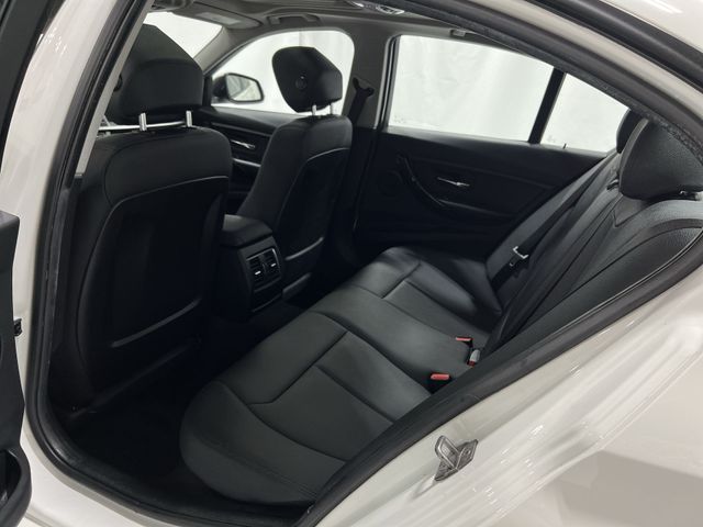 Thumbnail: 2017 BMW 3 Series - 25