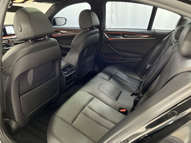 Thumbnail: 2018 BMW 5 Series - 25