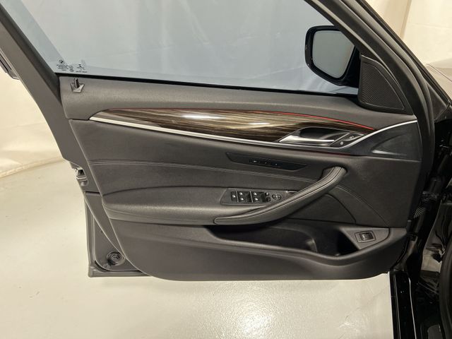 Thumbnail: 2018 BMW 5 Series - 29