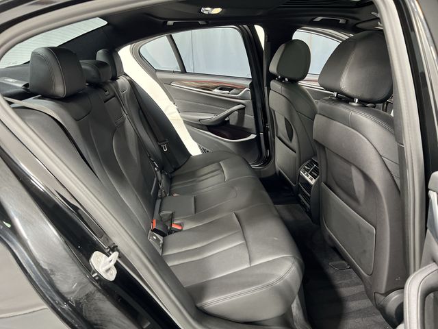 Thumbnail: 2018 BMW 5 Series - 26