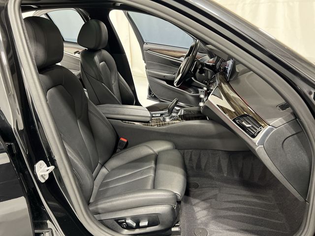Thumbnail: 2018 BMW 5 Series - 27
