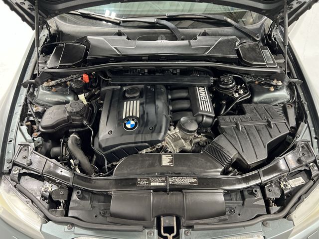 Thumbnail: 2011 BMW 3 Series - 8