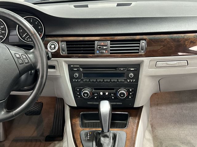 Thumbnail: 2011 BMW 3 Series - 13