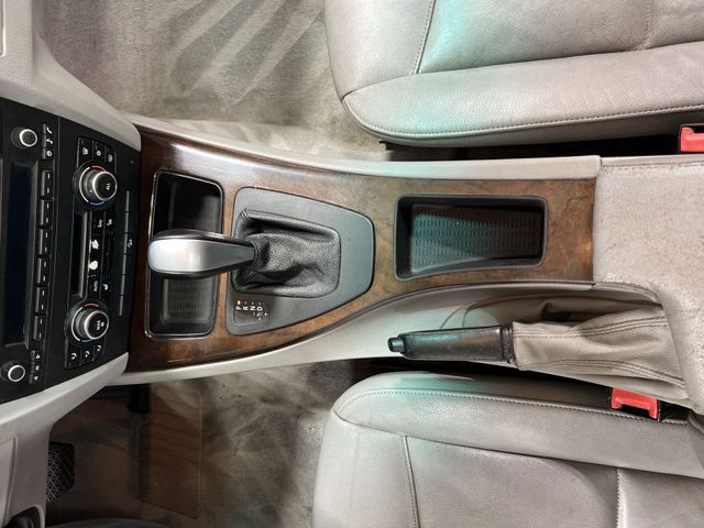 Thumbnail: 2011 BMW 3 Series - 14