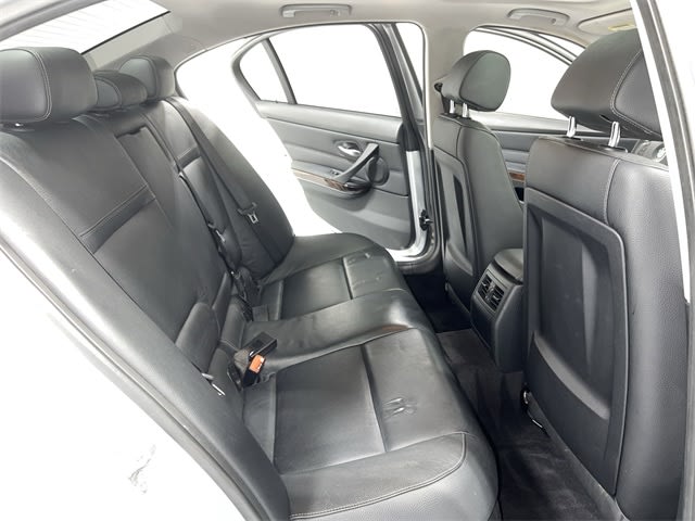 Thumbnail: 2011 BMW 3 Series - 28