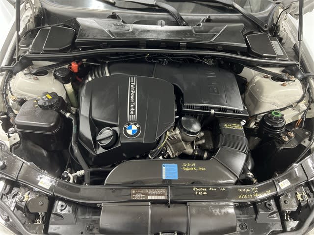 Thumbnail: 2011 BMW 3 Series - 9