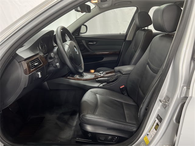 Thumbnail: 2011 BMW 3 Series - 11