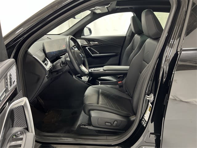 Thumbnail: 2025 BMW X2 - 11