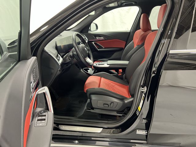 Thumbnail: 2023 BMW X1 - 11
