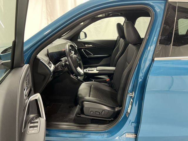 Thumbnail: 2025 BMW X1 - 11