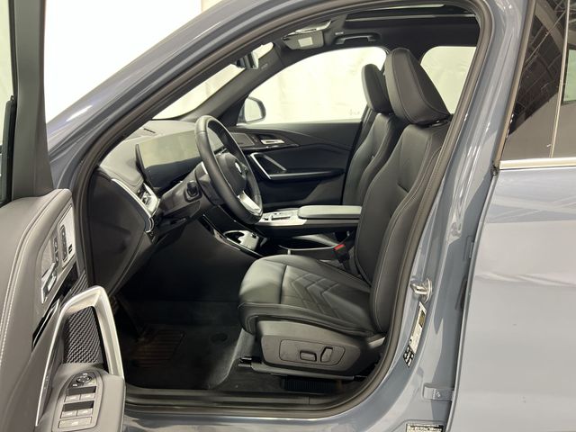 Thumbnail: 2026 BMW X1 - 10
