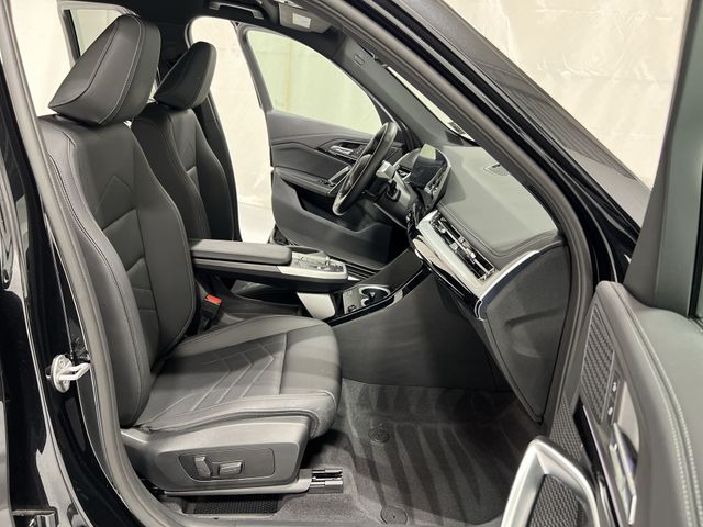 Thumbnail: 2023 BMW X1 - 29