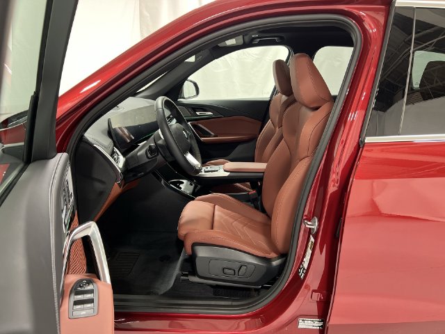 Thumbnail: 2026 BMW X1 - 10