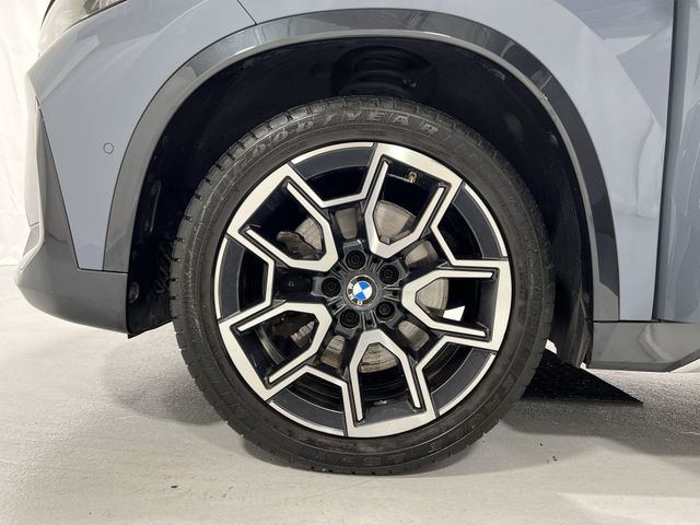 Thumbnail: 2023 BMW X1 - 8