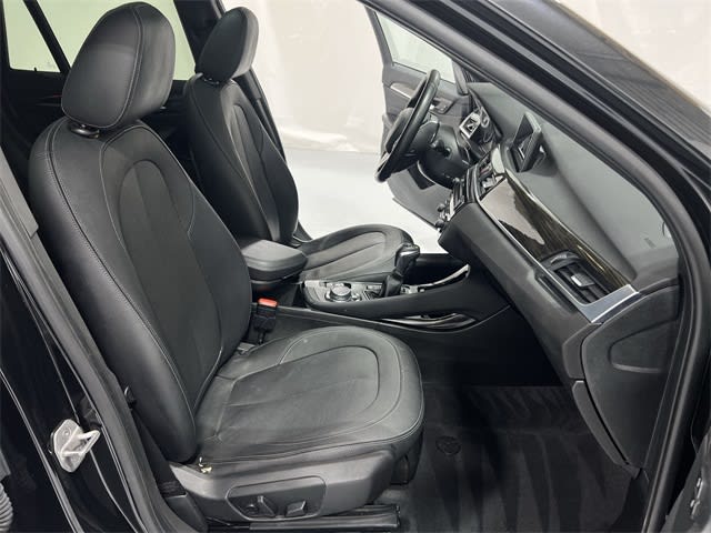 Thumbnail: 2016 BMW X1 - 31