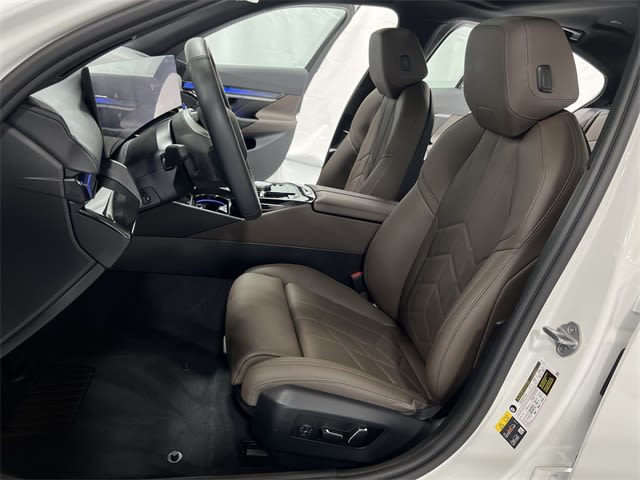 Thumbnail: 2025 BMW i5 - 11
