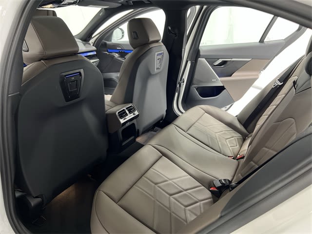 Thumbnail: 2025 BMW i5 - 25