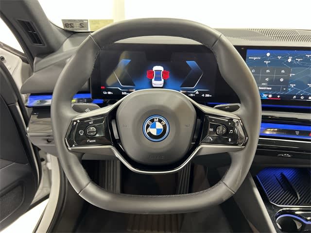 Thumbnail: 2025 BMW i5 - 9