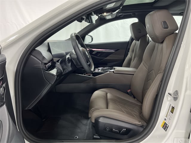 Thumbnail: 2025 BMW i5 - 10