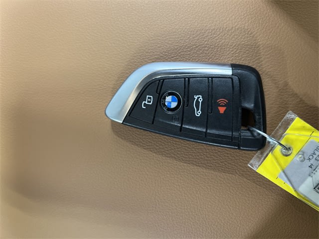 Thumbnail: 2023 BMW i4 - 18