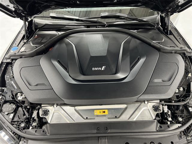 Thumbnail: 2023 BMW i4 - 9