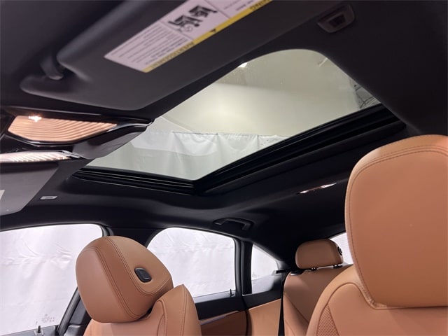 Thumbnail: 2023 BMW i4 - 28