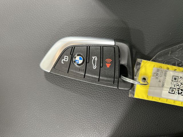 Thumbnail: 2025 BMW i4 - 17